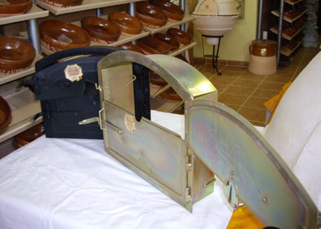 Puerta para horno de barro refractario