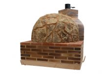 HORNO DE LEÑA CUADRADA ESQUINADA EN PIEDRA MEDITERRANEA EMBOCADURA LADRILLO CUERO TOSTADO